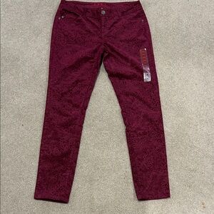 Elegant Maroon Cropped Jeans